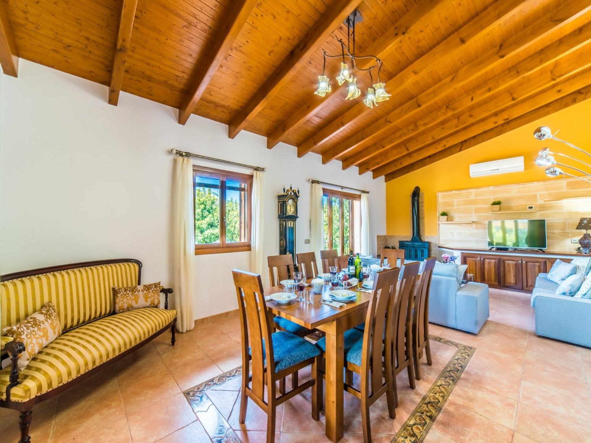 Ferienhaus Charming For 8 Guests Selva (Mallorca)